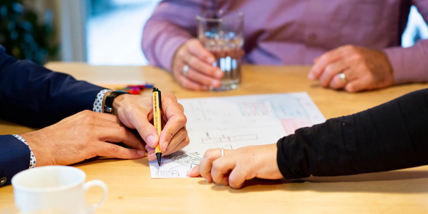 Tommaso Rubino mit Kunden Finanzberatung und Pensionsplanung