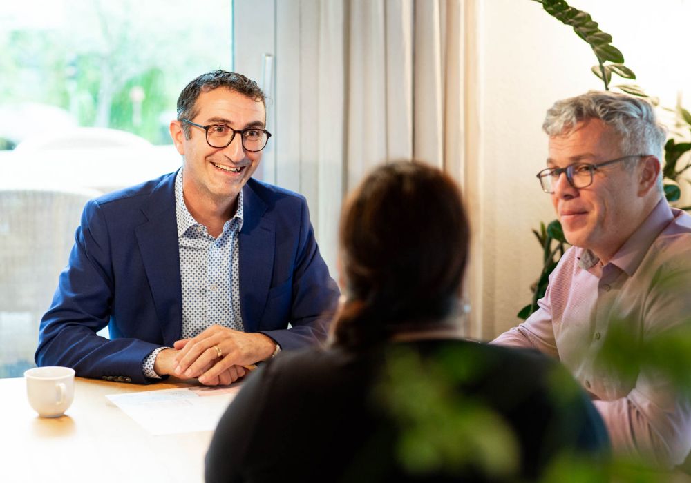 Tommaso Rubino mit Kunden